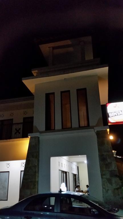 Tempatku Indonesian Restaurant&Rooms Senggigi Exterior foto