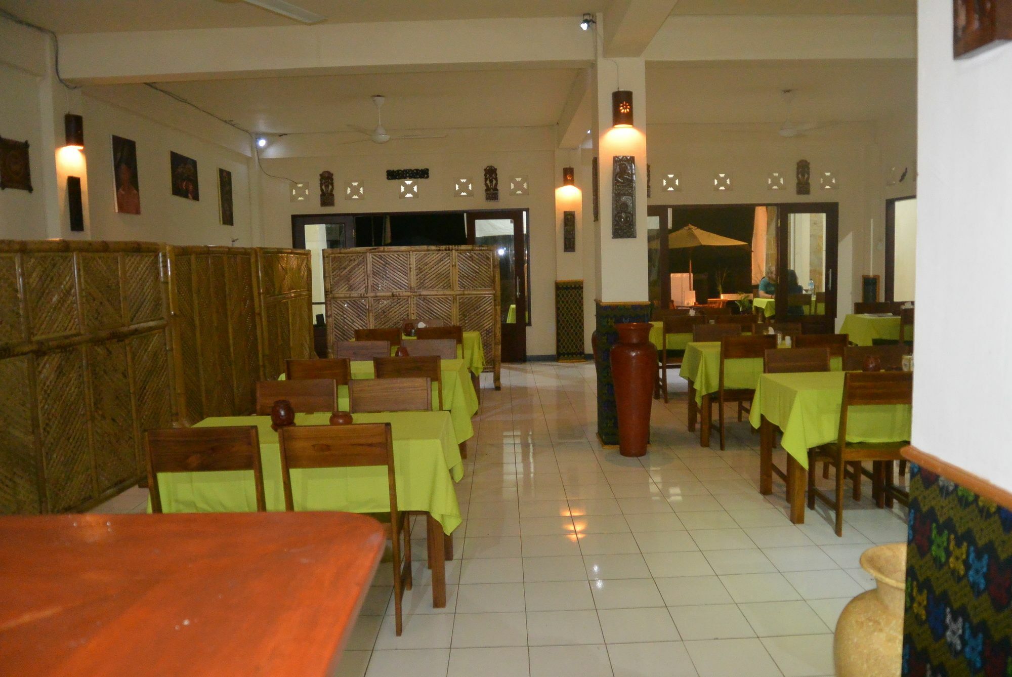 Tempatku Indonesian Restaurant&Rooms Senggigi Exterior foto